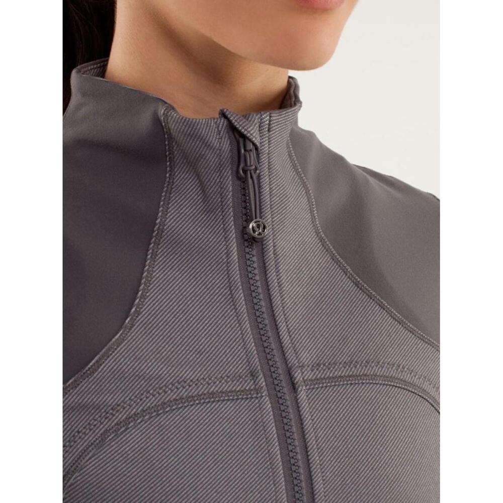 Lululemon Forme Jacket
Soot Light - Picture 2 of 8